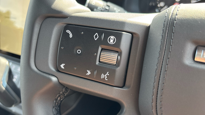 Land Rover Defender 3.0 D350 X-Dynamic HSE 90 3dr Auto Diesel Estate - Image 39